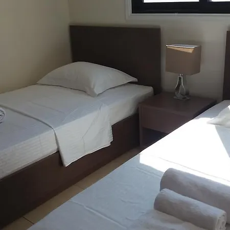 202 Mandritis Court * Ларнака