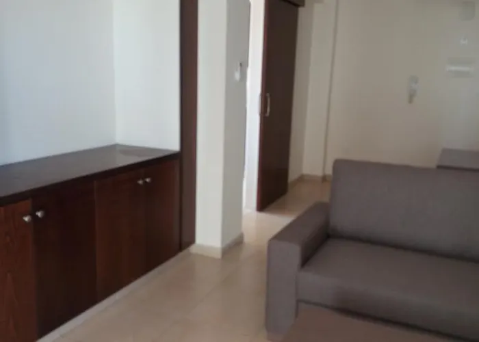 Lägenhet 202 Mandritis Court *