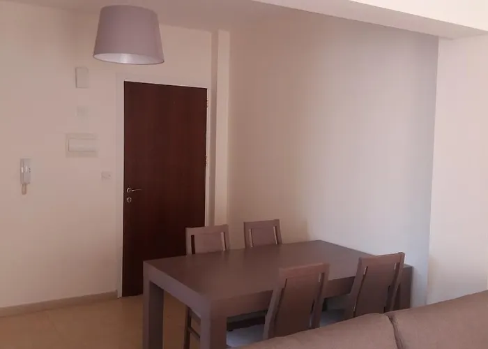 Lägenhet 202 Mandritis Court Larnaca