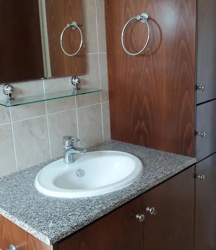 Lägenhet 202 Mandritis Court *