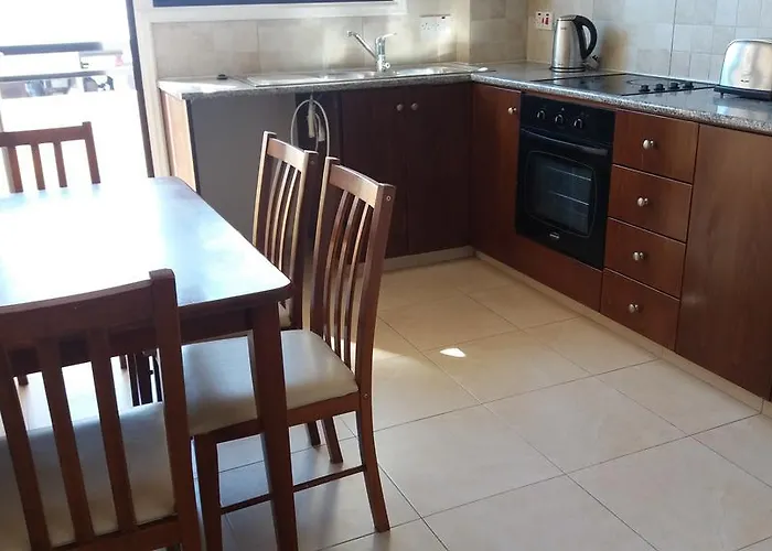 Lägenhet 202 Mandritis Court Larnaca