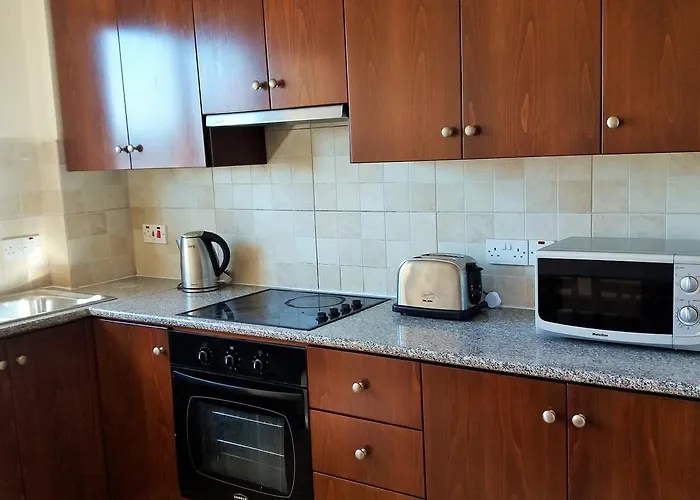 202 Mandritis Court * Larnaca